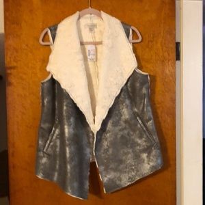 Christopher and Banks vest size M